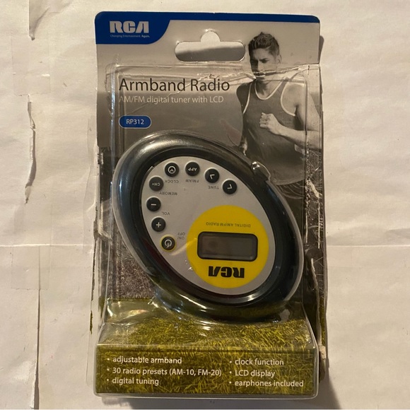 RCA Armband Radio AM/FM Digital Tuner with LCD Display Model RP312 - Picture 1 of 2